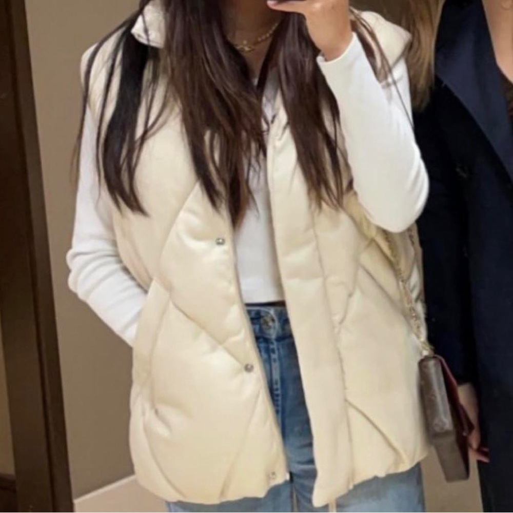 Abercrombie & Fitch Women's Beige Puffer Vest Medium NWT